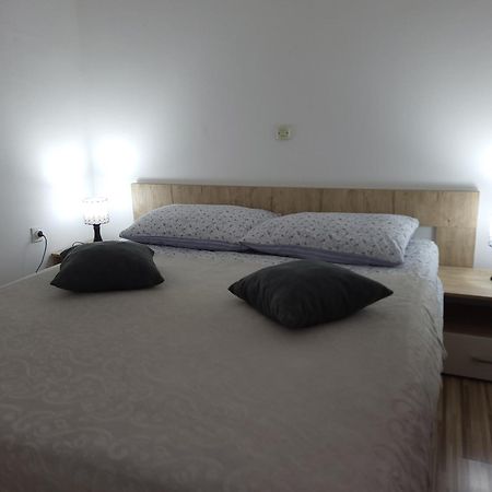 Apartment & Room Toma Smoljanac Eksteriør bilde