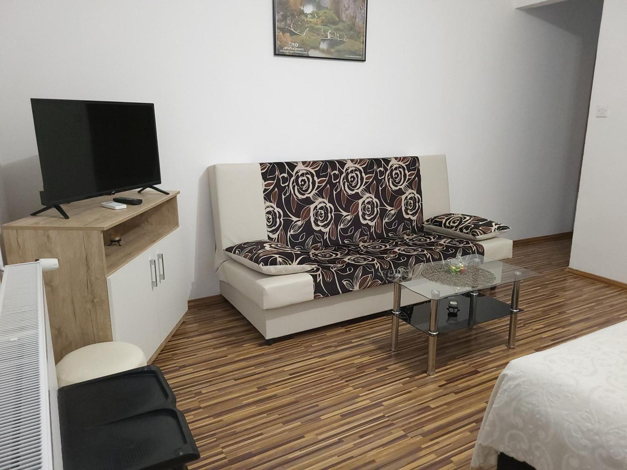 Apartment & Room Toma Smoljanac Eksteriør bilde