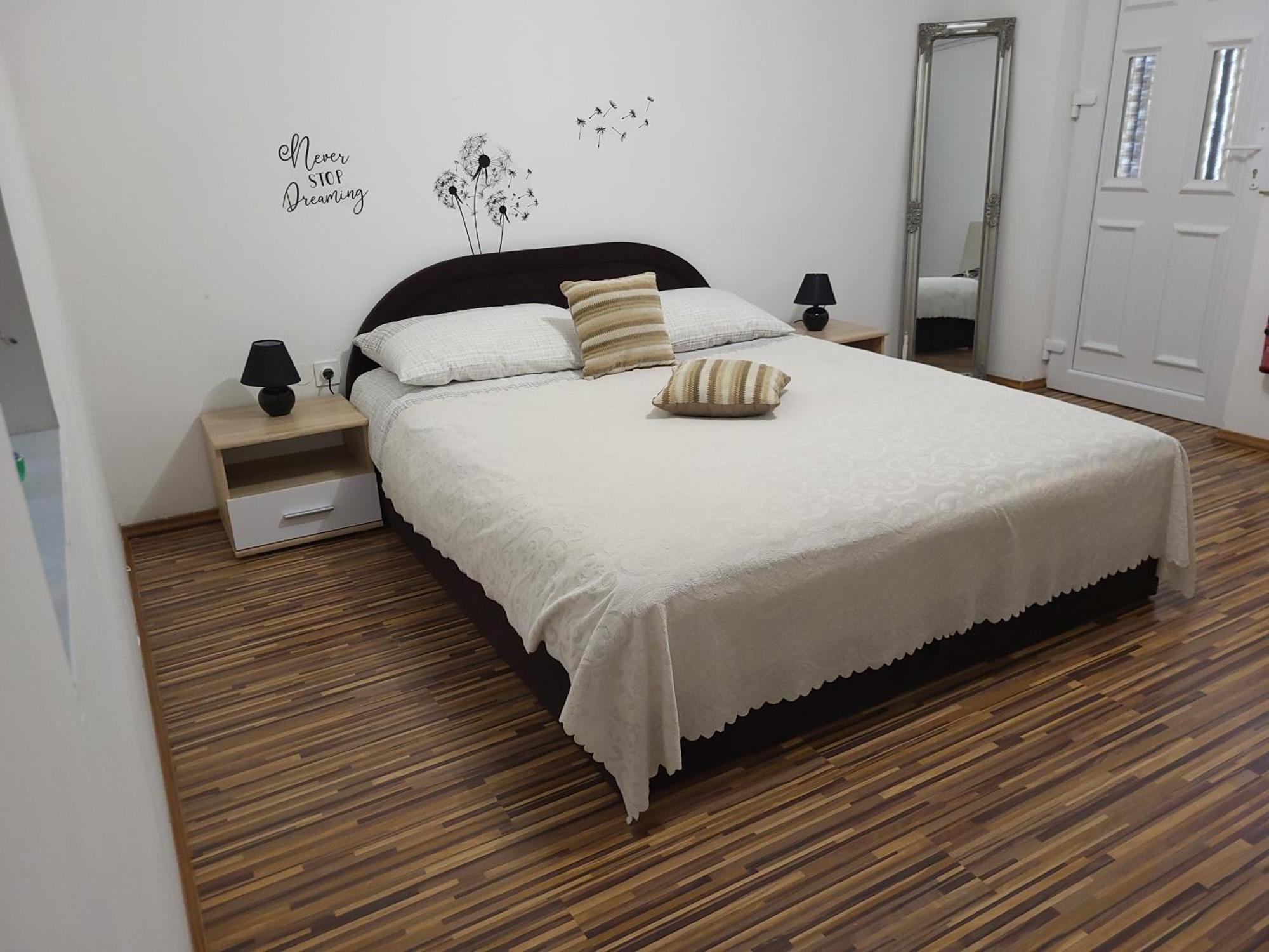 Apartment & Room Toma Smoljanac Eksteriør bilde