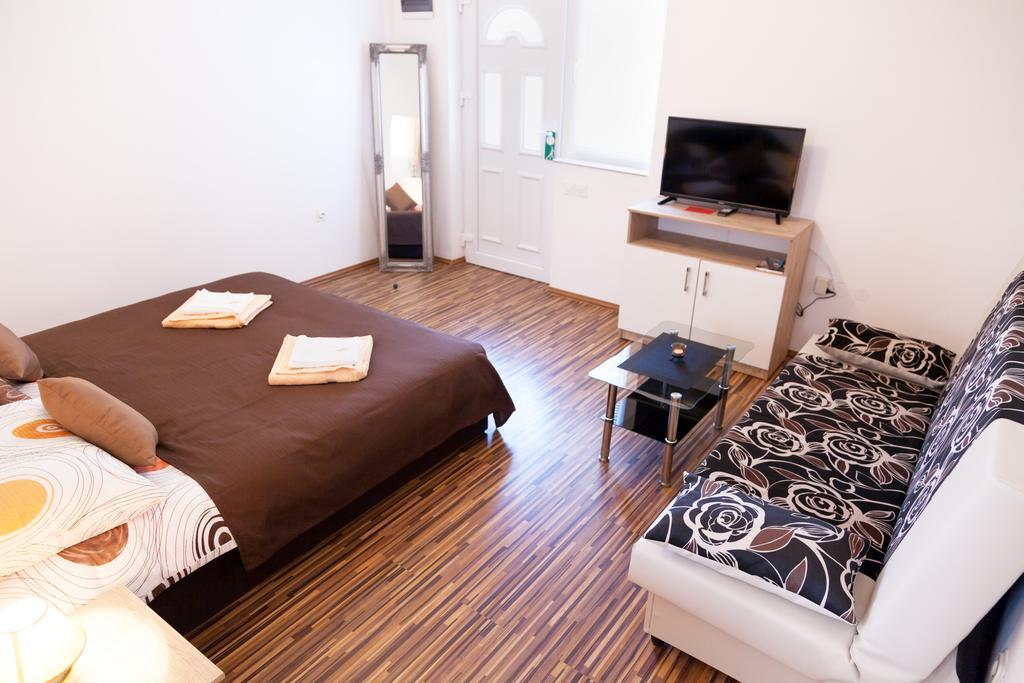 Apartment & Room Toma Smoljanac Eksteriør bilde