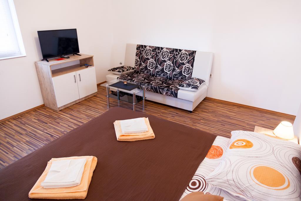 Apartment & Room Toma Smoljanac Eksteriør bilde