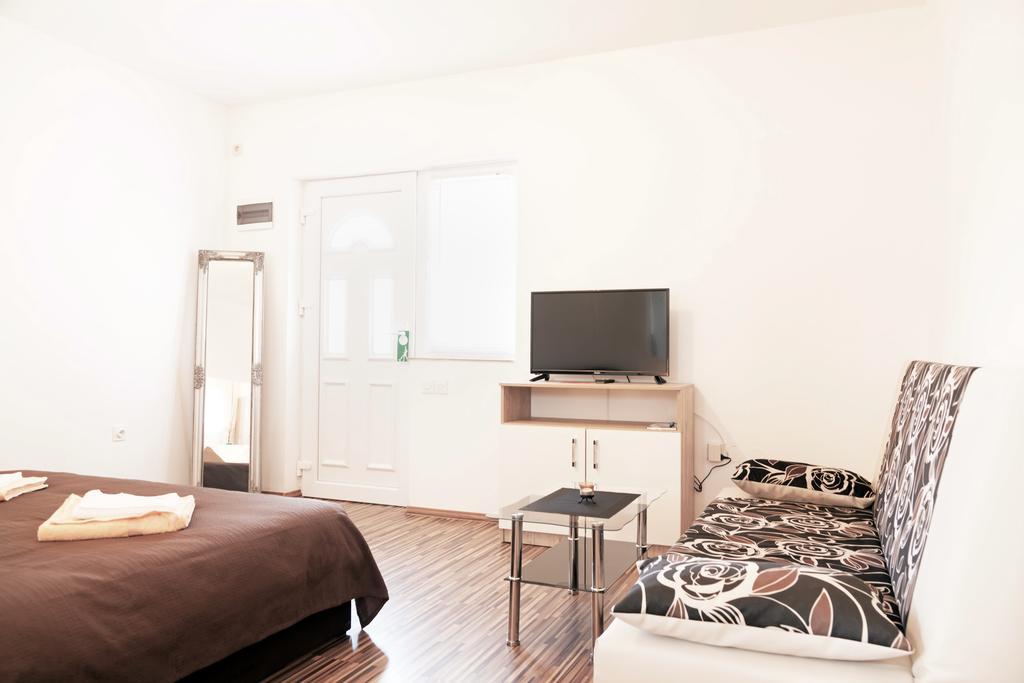 Apartment & Room Toma Smoljanac Eksteriør bilde