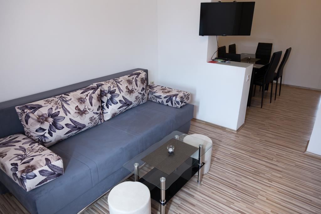 Apartment & Room Toma Smoljanac Eksteriør bilde