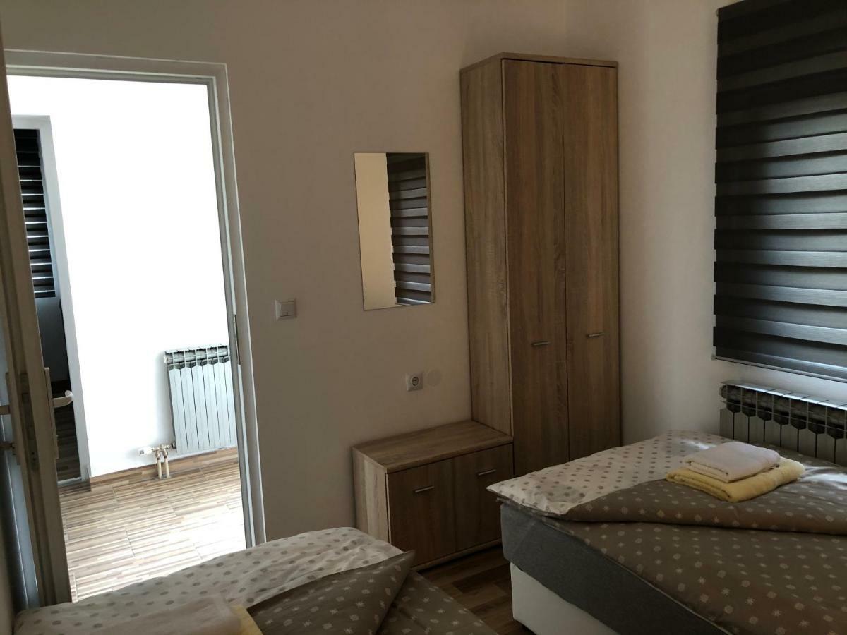 Apartment & Room Toma Smoljanac Eksteriør bilde