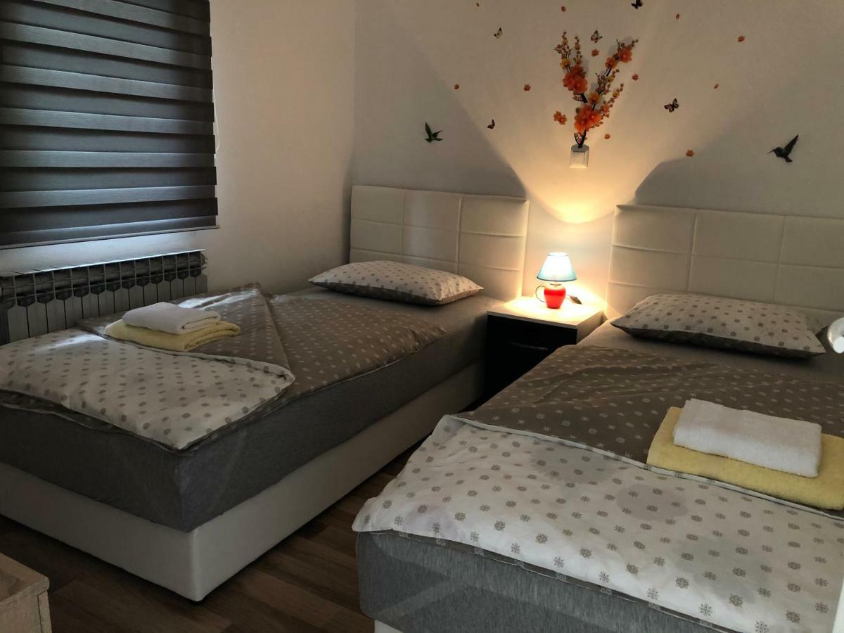 Apartment & Room Toma Smoljanac Eksteriør bilde