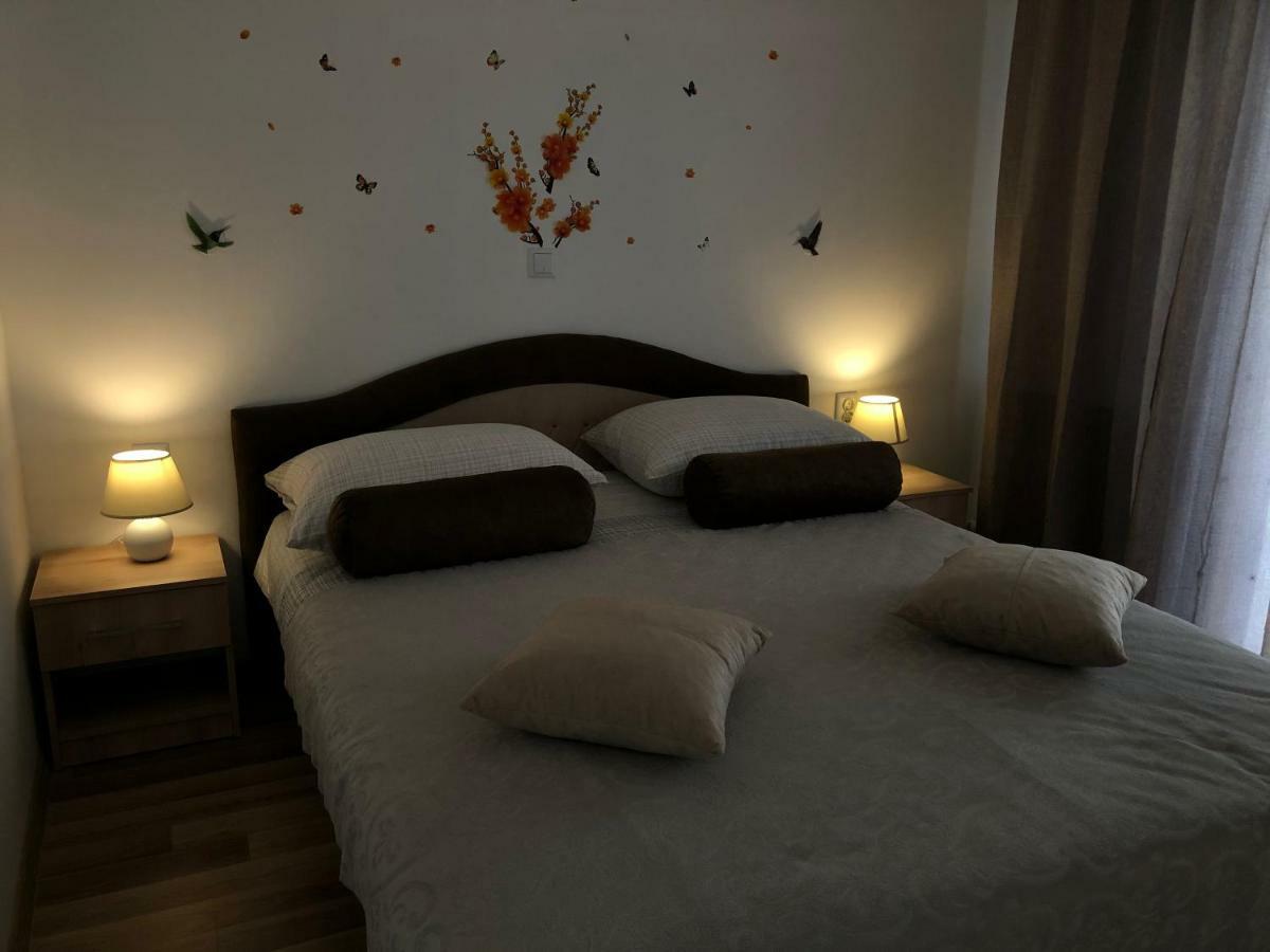 Apartment & Room Toma Smoljanac Eksteriør bilde